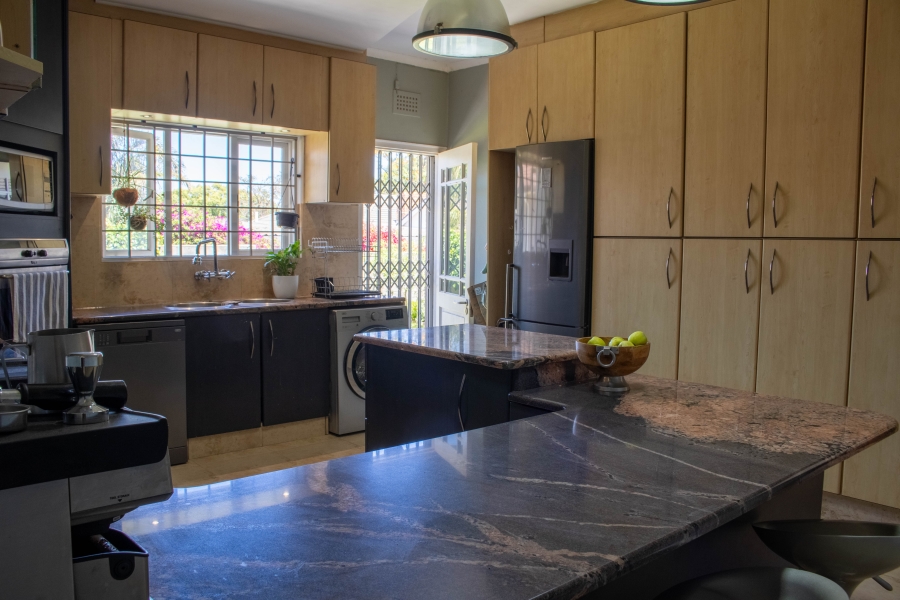 4 Bedroom Property for Sale in Roundhay Western Cape